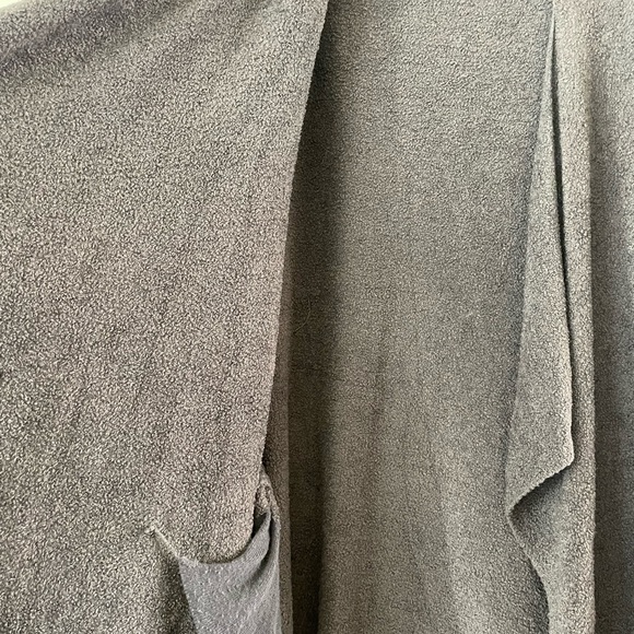 Barefoot Dreams CozyChic Lite Island Wrap Cardigan With pockets size S/M (Gray) - Picture 4 of 6
